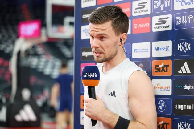 Martin Hermannsson (Alba Berlin, 15) beim Interview vor dem Spiel, GER, FC Bayern Basketball vs. Alba Berlin, Basketball, easycredit Basketball Bundesliga, Playoffs, Finale, Spiel 5, Saison 2025 2026, 21.06.2026, GER, FC Bayern Basketball vs. Alba Berlin, Basketball, easycredit Basketball Bundesliga, Playoffs, Finale, Spiel 5, Saison 2025 2026, 21.06.2026 Muenchen *** Martin Hermannsson, Alba Berlin, age 15, during a pre-game interview, GER, FC Bayern Basketball vs. Alba Berlin, Basketball, easycredit Basketball Bundesliga, Playoffs, Finals, Game 5, 2025–2026 season, June 21, 2026, GER, FC Bayern Basketball vs. Alba Berlin, Basketball, easycredit Basketball Bundesliga, Playoffs, Finals, Game 5, 2025–2026 season, June 21, 2026, Munich,detected_source_language Copyright: xEibner-Pressefoto JennixMaulx EP_JML