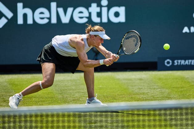 June 21, 2026, Bad Homburg, Hessen, Germany: Liudmila Samsonova returns with backhand to Katerina Siniakova of Czech Republic during the BAD HOMBURG OPEN powered by SOLARWATTT- WTA500 - Womens Tennis, 21.6.2026 in Bad Homburg (Tennis-Club Bad Homburg), Germany - Photo: Tennis 2026: Bad Homburg Open - WTA500: SAMSONOVA 6:3 7:5 SINIAKOVA  - ZUMAs343 20260621_zsp_s343_019 Copyright: xMathiasxSchulzx