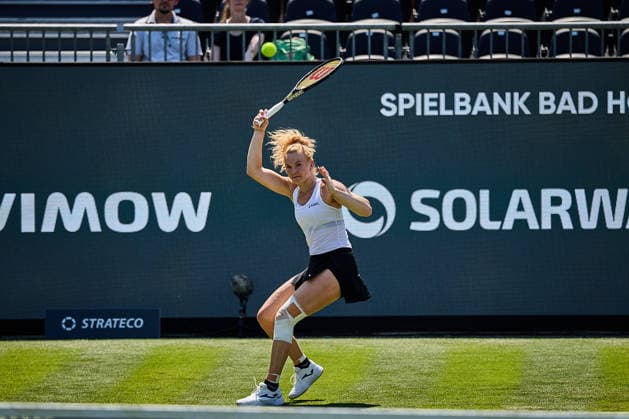 June 21, 2026, Bad Homburg, Hessen, Germany: Katerina Siniakova of Czech Republic returns with forehand to Liudmila Samsonova during the BAD HOMBURG OPEN powered by SOLARWATTT- WTA500 - Womens Tennis, 21.6.2026 in Bad Homburg (Tennis-Club Bad Homburg), Germany - Photo: Tennis 2026: Bad Homburg Open - WTA500: SAMSONOVA 6:3 7:5 SINIAKOVA  - ZUMAs343 20260621_zsp_s343_030 Copyright: xMathiasxSchulzx