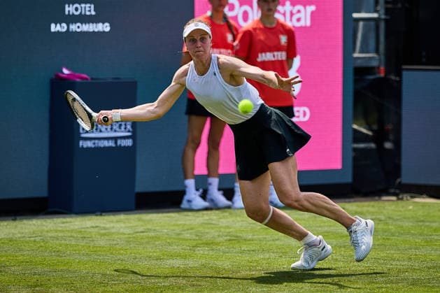 June 21, 2026, Bad Homburg, Hessen, Germany: Liudmila Samsonova returns with forehand to Katerina Siniakova of Czech Republic during the BAD HOMBURG OPEN powered by SOLARWATTT- WTA500 - Womens Tennis, 21.6.2026 in Bad Homburg (Tennis-Club Bad Homburg), Germany - Photo: Tennis 2026: Bad Homburg Open - WTA500: SAMSONOVA 6:3 7:5 SINIAKOVA  - ZUMAs343 20260621_zsp_s343_040 Copyright: xMathiasxSchulzx