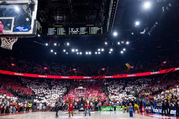 MUNICH, GERMANY - JUNE 21: Fans of FC Bayern Muenchen holding up red and white paper to create a tifo before the easyCredit Basketball Bundesliga Playoffs Final Game 5 match between FC Bayern Muenchen vs. Alba Berlin at SAP Garden on June 21, 2026 in Munich, Germany. Bavaria Germany Copyright: xSteffiexWunderlx