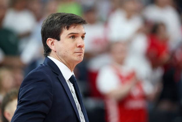 Pedro Calles (Alba Berlin, Chef-Trainer), GER, FC Bayern Basketball vs. Alba Berlin, Basketball, easycredit Basketball Bundesliga, Playoffs, Finale, Spiel 5, Saison 2025 2026, 21.06.2026, GER, FC Bayern Basketball vs. Alba Berlin, Basketball, easycredit Basketball Bundesliga, Playoffs, Finale, Spiel 5, Saison 2025 2026, 21.06.2026 Muenchen *** Pedro Calles, Alba Berlin, Head Coach, GER, FC Bayern Basketball vs. Alba Berlin, Basketball, easycredit Basketball Bundesliga, Playoffs, Finals, Game 5, 2025–2026 Season, June 21, 2026, GER, FC Bayern Basketball vs. Alba Berlin, Basketball, easycredit Basketball Bundesliga, Playoffs, Finals, Game 5, 2025–2026 Season, June 21, 2026, Munich,detected_source_language Copyright: xEibner-Pressefoto JennixMaulx EP_JML