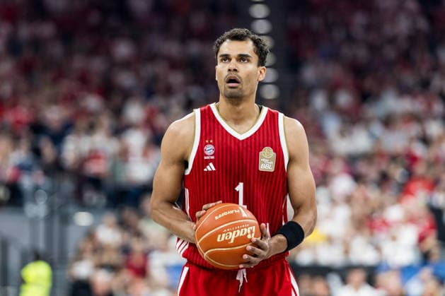 MUNICH, GERMANY - JUNE 21: Oscar da Silva (FC Bayern Muenchen, 1) shooting from the freethrow line during the easyCredit Basketball Bundesliga Playoffs Final Game 5 match between FC Bayern Muenchen vs. Alba Berlin at SAP Garden on June 21, 2026 in Munich, Germany. Bavaria Germany Copyright: xSteffiexWunderlx