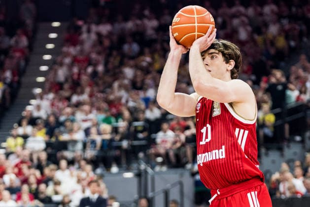 MUNICH, GERMANY - JUNE 21: Justinian Jessup (FC Bayern Muenchen, 10) shooting the ball during the easyCredit Basketball Bundesliga Playoffs Final Game 5 match between FC Bayern Muenchen vs. Alba Berlin at SAP Garden on June 21, 2026 in Munich, Germany. Bavaria Germany Copyright: xSteffiexWunderlx