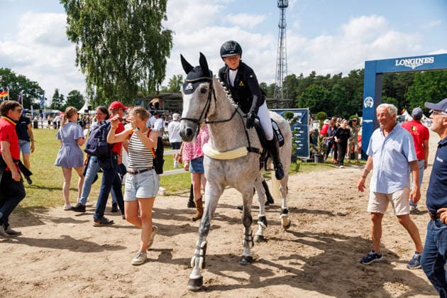 LUHMÜHLEN - Longines Horse Trail 2026, LUHMÜHLEN - Longines Horse Trail 2026 HANSEN-HOTOPP Malin (GER), Carlitos Quidditch K Teilprüfung Springen Show Jumping CCI4*-S Meßmer Trophy Deutsche Meisterschaft 2026 Luhmühlen, Turniergelände 21. June 2026 - *** LUHMÜHLEN Longines Horse Trail 2026, LUHMÜHLEN Longines Horse Trail 2026 HANSEN HOTOPP Malin GER, Carlitos Quidditch K, Show Jumping CCI4 S Meßmer Trophy German Championship 2026, Luhmühlen, competition grounds, June 21, 2026,detected_source_language
