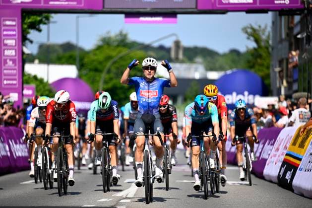 Baloise Belgium Tour 2026 Stage 5 HOEILAART, BELGIUM - JUNE 21 : Philipsen Jasper (BEL) of Alpecin Premier Tech celebrating his victory during stage 5 of the 95th edition of Baloise Tour of Belgium an UCI ProSeries 2.Pro cycling road race stage for Men Elite of 183.6 km with start in Gingelom and finish in Hoeilaart on June 21, 2026 in Hoeilaart, Belgium, 21 06 2026 ( Motordriver Stephan Boone - Hoeilaart Belgium  Copyright: xTomasxSiskx