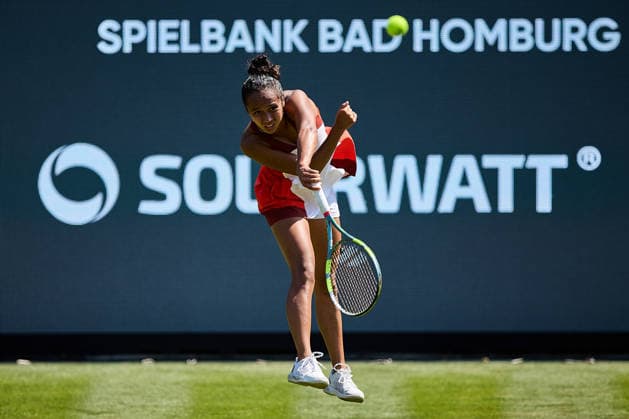 June 21, 2026, Bad Homburg, Hessen, Germany: Leylah Fernandez of Canada serves to Katie Boulter of Great Britain during the BAD HOMBURG OPEN powered by SOLARWATTT- WTA500 - Womens Tennis, 21.6.2026 in Bad Homburg (Tennis-Club Bad Homburg), Germany - Photo: Tennis 2026: Bad Homburg Open - WTA500: FERNANDEZ 6:7 6:3 6:3 BOULTER  - ZUMAs343 20260621_zsp_s343_058 Copyright: xMathiasxSchulzx
