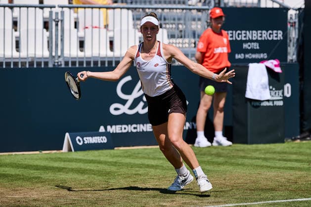 June 21, 2026, Bad Homburg, Hessen, Germany: Sinja Kraus of Austria returns with forehand to Renata Zarazua of Mexico during the BAD HOMBURG OPEN powered by SOLARWATTT- WTA500 - Womens Tennis, 21.6.2026 in Bad Homburg (Tennis-Club Bad Homburg), Germany - Photo: Tennis 2026: Bad Homburg Open - WTA500: KRAUS 6:2 7:5 ZARAZUA  - ZUMAs343 20260621_zsp_s343_085 Copyright: xMathiasxSchulzx