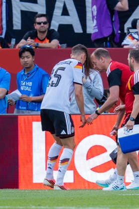 FIFA Fussball Weltmeisterschaft 2026, Gruppe E, Spiel 2, Deutschland vs Elfenbeinküste, 20.06.2026 im Toronto Stadium, Toronto Nico Schlotterbeck (Deutschland) Verletzung Behandlung verletzt *** 2026 FIFA World Cup, Group E, Match 2, Germany vs. Ivory Coast, June 20, 2026, at Toronto Stadium, Toronto; Nico Schlotterbeck (Germany) – injury, treatment, injured,detected_source_language Copyright: xBahhoxKarax