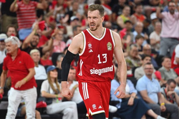 Andreas OBST (FCB), Jubel,Freude,Begeisterung,, Aktion,Einzelbild,angeschnittenes Einzelmotiv,Halbfigur,halbe Figur. Basketball BBL,Saison 2025 2026 Play Off Finale Spiel 5, FC Bayern Muenchen - Alba Berlin am 21.06.2026 S A P G A R D EN *** Andreas OBST FCB, celebration, joy, excitement, action, single frame, cropped single shot, half-length portrait, half-figure, basketball, BBL, 2025–2026 season, playoff finals, Game 5, FC Bayern Munich vs. Alba Berlin on June 21, 2026, SAP GARDEN,detected_source_language