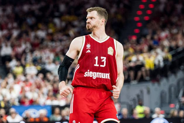MUNICH, GERMANY - JUNE 21: Andreas Andi Obst (FC Bayern Muenchen, 13) cheering during the easyCredit Basketball Bundesliga Playoffs Final Game 5 match between FC Bayern Muenchen vs. Alba Berlin at SAP Garden on June 21, 2026 in Munich, Germany. Bavaria Germany Copyright: xSteffiexWunderlx
