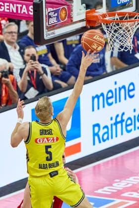 Deutsche Basketball Bundesliga (BBL), FC Bayern München Basketball vs ALBA Berlin, München FC Bayern Basketball, Berlin ALBA, 2026-06-21 in München (SAP Garden) GRIESEL Sam (ALBA Berlin Small Forward (SF) Nr5-BER5) sportworld München SAP Garden Bayern Deutschland *** German Basketball Bundesliga (BBL), FC Bayern Munich Basketball vs. ALBA Berlin, Munich FC Bayern Basketball, Berlin ALBA, June 21, 2026, at SAP Garden in Munich, GRIESEL, Sam, ALBA Berlin, Small Forward (SF), No. 5, BER5, sportworld, Munich, SAP Garden, Bayern, Germany,detected_source_language