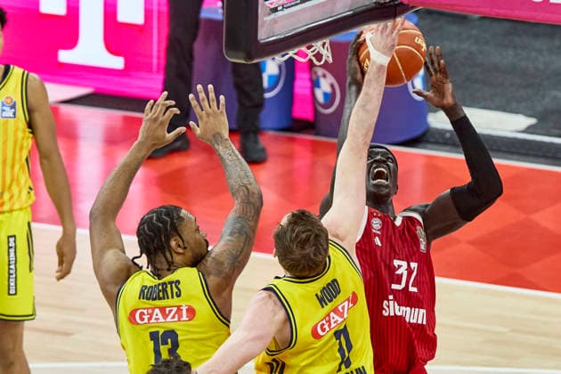 Deutsche Basketball Bundesliga (BBL), FC Bayern München Basketball vs ALBA Berlin, München FC Bayern Basketball, Berlin ALBA, 2026-06-21 in München (SAP Garden) GABRIEL Wenyen (FC Bayern München Basketball Center (C) Nr32-FCBB32), WOOD Moses (ALBA Berlin Power Forward (PF) Nr11-BER11) sportworld München SAP Garden Bayern Deutschland *** German Basketball Bundesliga (BBL), FC Bayern Munich Basketball vs. ALBA Berlin, Munich FC Bayern Basketball, Berlin ALBA, June 21, 2026, at SAP Garden in Munich GABRIEL Wenyen, FC Bayern Munich Basketball Center C No. 32 FCBB32, WOOD Moses, ALBA Berlin Power Forward PF No. 11 BER11, sportworld Munich SAP Garden, Bayern, Germany,detected_source_language
