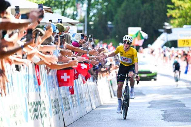 Tour de Suisse 2026 Stage 5 VILLARS-SUR-OLLON, SWITZERLAND - JUNE 21 : Pogacar Tadej (SLO) of UAE Team Emirates XRG celebrating his victory during stage 5 of the 89th edition of Tour de Suisse an UCI World Tour 2.UWT cycling road race stage for Men Elite of 151.1 km with start in Villars-sur-Ollon and finish in Villars-sur-Ollon on June 21, 2026 in Villars-sur-Ollon, Switzerland, 21 06 2026 ( Motordriver Guy De Vuyst - Villars-sur-Ollon Switzerland  Copyright: xVincentxKalutx