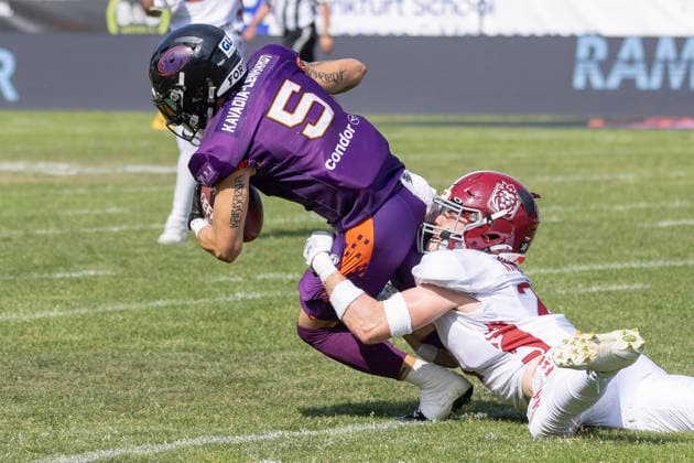 EFA - European Football Alliance: Frankfurt Galaxy - Prague Lions, 21.06.2026 Hubert Kvacek (Prague Lions 21) stoppt den Lauf von Paul Kavadia-Lenhardt (Frankfurt Galaxy 5) mit dem Ball, Frankfurt Galaxy - Prague Lions, Frankfurt, PSD Bank Arena, 21.6.2026 *** EFA European Football Alliance Frankfurt Galaxy vs. Prague Lions, June 21, 2026. Hubert Kvacek of the Prague Lions stops Paul Kavadia Lenhardt of the Frankfurt Galaxy, who is carrying the ball, on the 21-yard line. Frankfurt Galaxy vs. Prague Lions, Frankfurt, PSD Bank Arena, June 21, 2026,detected_source_language Copyright: xBEAUTIFULxSPORTS Gawlikx