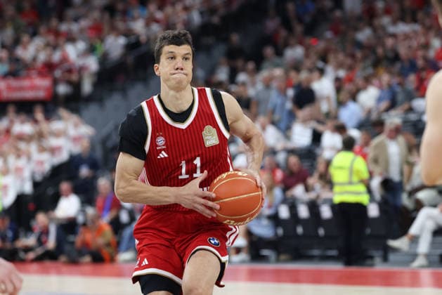 Vladimir Lucic (FC Bayern Basketball, 11) mit Ball, GER, FC Bayern Basketball vs. Alba Berlin, Basketball, easycredit Basketball Bundesliga, Playoffs, Finale, Spiel 5, Saison 2025 2026, 21.06.2026, GER, FC Bayern Basketball vs. Alba Berlin, Basketball, easycredit Basketball Bundesliga, Playoffs, Finale, Spiel 5, Saison 2025 2026, 21.06.2026 Muenchen *** Vladimir Lucic, FC Bayern Basketball, No. 11 with the ball, GER, FC Bayern Basketball vs. Alba Berlin, Basketball, easycredit Basketball Bundesliga, Playoffs, Finals, Game 5, 2025–2026 Season, June 21, 2026, GER, FC Bayern Basketball vs. Alba Berlin, Basketball, easycredit Basketball Bundesliga, Playoffs, Finals, Game 5, 2025–2026 Season, June 21, 2026, Munich,detected_source_language Copyright: xEibner-Pressefoto JennixMaulx EP_JML