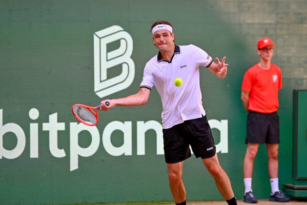 Taylor Fritz (USA) schlaegt einen Ball Vorhand TERRA WORTMANN Open 2026, Tennis, ATP, Tennis Herren Tennis Herren 500, Turnier, Hauptfeld, Finale, Einzel, 21.06.2026, TERRA WORTMANN Open 2026, Tennis, ATP, Tennis Herren 500, Turnier, Hauptfeld, Finale, Einzel, 21.06.2026 Halle *** Taylor Fritz (USA) hits a forehand shot at the TERRA WORTMANN Open 2026, Tennis, ATP, Mens 500, Tournament, Main Draw, Final, Singles, June 21, 2026, TERRA WORTMANN Open 2026, Tennis, ATP, Mens 500, Tournament, Main Draw, Final, Singles, June 21, 2026, Indoor,detected_source_language Copyright: xEibner-Pressefoto RobertxGertzenx EP_RGN