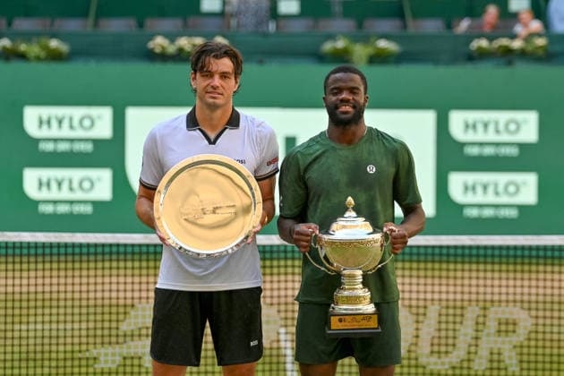 Taylor Fritz (USA) und Frances Tiafoe (USA) mit ihren Auszeichnungen TERRA WORTMANN Open 2026, Tennis, ATP, Tennis Herren Tennis Herren 500, Turnier, Hauptfeld, Finale, Einzel, 21.06.2026, TERRA WORTMANN Open 2026, Tennis, ATP, Tennis Herren 500, Turnier, Hauptfeld, Finale, Einzel, 21.06.2026 Halle *** Taylor Fritz (USA) and Frances Tiafoe (USA) with their awards TERRA WORTMANN Open 2026, Tennis, ATP, Mens 500, Tournament, Main Draw, Final, Singles, June 21, 2026, TERRA WORTMANN Open 2026, Tennis, ATP, Men’s 500, Tournament, Main Draw, Final, Singles, June 21, 2026, Indoor,detected_source_language Copyright: xEibner-Pressefoto RobertxGertzenx EP_RGN