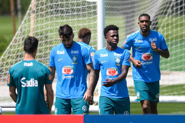 Fußball, WM 2026, 20260621, Training Brasilien. Im Bild v.l. VINICIUS JUNIOR (Brasilien, 7), RAYAN (Brasilien, 26). Morristown RWJBarnabas Health - Red Bulls P New Jersey Vereinigte Staaten von Amerika *** Soccer, 2026 World Cup, 20260621, Brazil Training. Pictured, from left Copyright: Passion2Press MarkusxFischerx