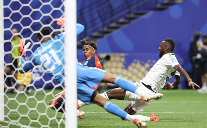 Football - FIFA World Cup, WM, Weltmeisterschaft, Fussball 2026 - Spain v Saudi Arabia - Atlanta, USA. Lamine Yamal of Spain scores the opening goal during the FIFA World Cup 2026 match between Spain and Saudi Arabia at Atlanta Stadium, Atlanta, USA on 21 June 2026. Atlanta USA  Copyright: xMatrixxImagesx xLynnexGleesonx