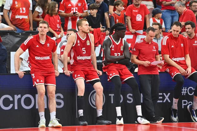 v.li:Justus HOLLATZ (FCB), Niels GIFFEY (FCB),Wenyen GABRIEL (FCB),Johannes VOIGTMANN (FCB), Enttaeuschung,Frust, enttaeuscht,frustriert,niedergeschlagen,, Basketball BBL,Saison 2025 2026 Play Off Finale Spiel 5, FC Bayern Muenchen - Alba Berlin 81-84 am 21.06.2026 S A P G A R D EN *** From left