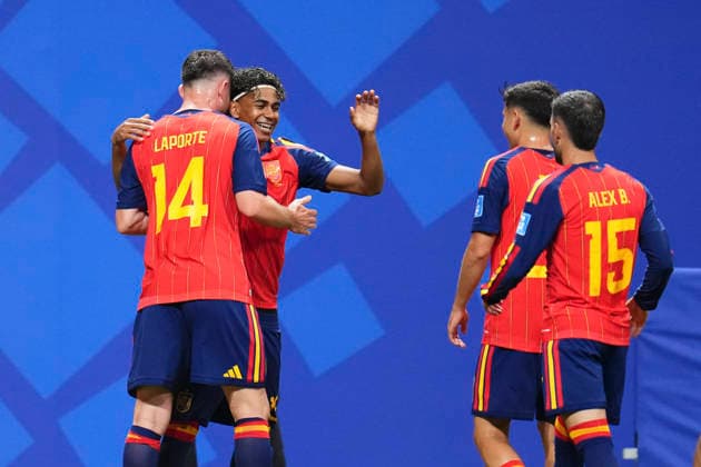 Spain v Saudi Arabia: Group H - FIFA World Cup, WM, Weltmeisterschaft, Fussball 2026 Lamine Yamal of Spain celebrates after scoring his team s first goal with teammates during the FIFA World Cup 2026 Group H match between Spain and Saudi Arabia at Atlanta Stadium on June 21, 2026 in Atlanta, Georgia. Atlanta GA United States  Copyright: xJosexBretonx originalFilename:bretonhernandez-spainvsa260621_npz2g.jpg