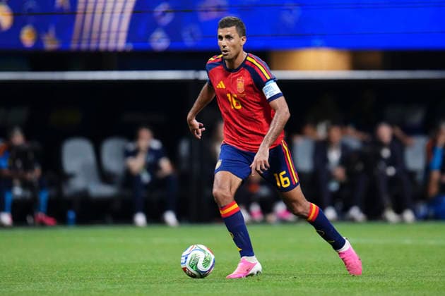 June 21, 2026, Atlanta, Georgia, United States: Rodri Hernandez of Spain drives the ball during the FIFA World Cup, WM, Weltmeisterschaft, Fussball 2026 Group H match between Spain and Saudi Arabia at Atlanta Stadium on June 21, 2026 in Atlanta, Georgia. Atlanta United States - ZUMAa181 20260621_zaa_a181_051 Copyright: xJosexBretonx