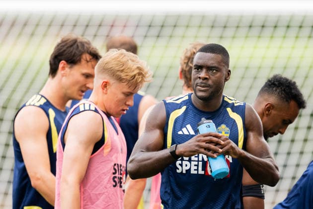 260621 Daniel Svensson and Ken Sema of the Swedish national football team at a training session during day 11 of the FIFA World Cup, WM, Weltmeisterschaft, Fussball 2026 in Dallas. Photo: Petter Arvidson BILDBYRAN kod PA PA1247 fotboll football soccer fotball vm fotbolls-vm fotball-vm fotbolls-vm 2026 fifa world cup 2026 träning practice training sverige sweden sverige a bbeng *** 260621 Daniel Svensson and Ken Sema of the Swedish national soccer team at a training session on day 11 of the 2026 FIFA World Cup in Dallas. Photo by Petter Arvidson, BILDBYRAN, code PA PA1247 soccer football fotball World Cup fotbolls vm fotball vm 2026 World Cup FIFA World Cup 2026 training practice Sweden Sweden Sweden A BBENG,detected_source_language  Copyright: PETTERxARVIDSON BB260621PA073