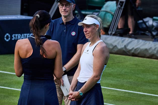 June 21, 2026, Bad Homburg, Hessen, Germany: Angelique Kerber of Germany moved to tears by Ana s words after her last Match against Ana Ivanovic of Serbia during the BAD HOMBURG OPEN powered by SOLARWATTT- WTA500 - Womens Tennis, 20.6.2026 in Bad Homburg (Tennis-Club Bad Homburg), Germany - Photo: Tennis 2026: Bad Hombug Open - WTA500: KERBER 6:3 7:5 IVANOVIC  - ZUMAs343 20260621_zsp_s343_220 Copyright: xMathiasxSchulzx
