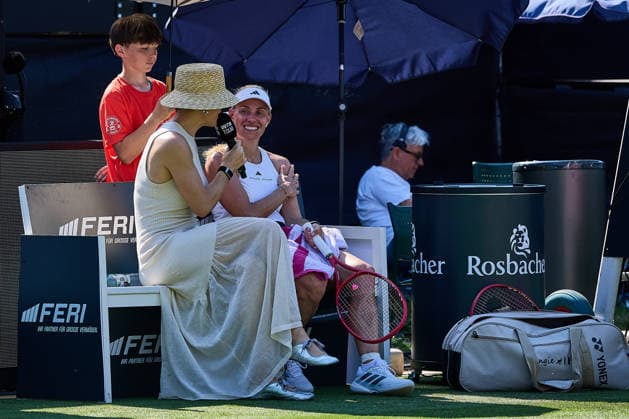 June 21, 2026, Bad Homburg, Hessen, Deutschland: Tennis: Bad Homburg Open, Abschiedsspiel von A. Kerber, Kerber (Deutschland) - Ivanovic (Serbien): Andrea Petkovic, Angelique Kerber woÂ¤hrend eines Seitenwechsels auf der Spielerbank und woÂ¤hrend eines Grusswortes von Rafael Nadal Tennis 2026: Bad Hombug Open - WTA500: KERBER 6:3 7:5 IVANOVIC  - ZUMAs343 20260621_zsp_s343_228 Copyright: xMathiasxSchulzx