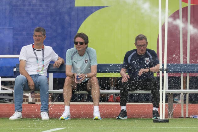 SOCCER - FIFA World Cup, WM, Weltmeisterschaft, Fussball 2026 DALLAS,TEXAS,USA,21.JUN.26 - SOCCER - FIFA World Cup 2026, group stage, Argentina vs Austria, preview, training team AUT. Image shows managing director Bernhard Neuhold, sporting director Peter Schoettel (OEFB) and head coach Ralf Rangnick (AUT).  GEPAxpictures xArminxRauthner