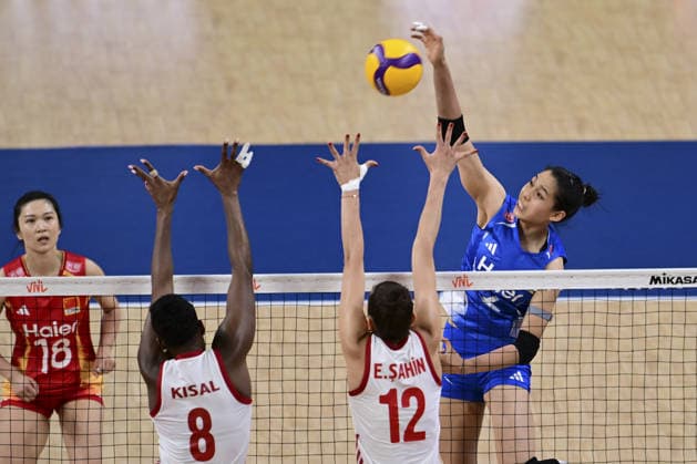 Turkiye v China - 2026 FIVB Volleyball Nations League ANKARA, TURKIYE - JUNE 21: Yushan Zhuang of China in action during the 2026 FIVB Volleyball Nations League (VNL) Week 2 match between Turkiye and China at the Ankara Sports Hall in Ankara, Turkiye on June 21, 2026. Mehmet Futsi Anadolu Ankara Turkey. Editorial use only. Please get in touch for any other usage.  Copyright: x2026xAnadoluxMehmetxFutsix