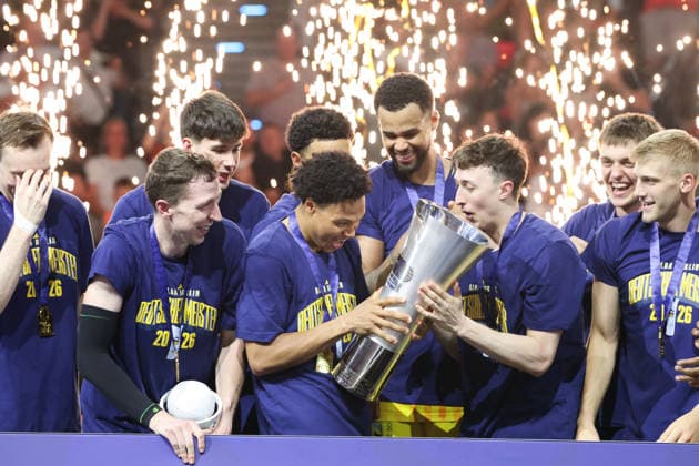 Jack Kayil (Alba Berlin, 07) jubelt mit dem Meister-Pokal, GER, FC Bayern Basketball vs. Alba Berlin, Basketball, easycredit Basketball Bundesliga, Playoffs, Finale, Spiel 5, Saison 2025 2026, 21.06.2026, GER, FC Bayern Basketball vs. Alba Berlin, Basketball, easycredit Basketball Bundesliga, Playoffs, Finale, Spiel 5, Saison 2025 2026, 21.06.2026 Muenchen *** Jack Kayil of Alba Berlin, 07, celebrates with the championship trophy, GER, FC Bayern Basketball vs. Alba Berlin, Basketball, easycredit Basketball Bundesliga, Playoffs, Finals, Game 5, 2025–2026 season, June 21, 2026, GER, FC Bayern Basketball vs. Alba Berlin, Basketball, easycredit Basketball Bundesliga, Playoffs, Finals, Game 5, 2025–2026 Season, June 21, 2026, Munich,detected_source_language Copyright: xEibner-Pressefoto JennixMaulx EP_JML