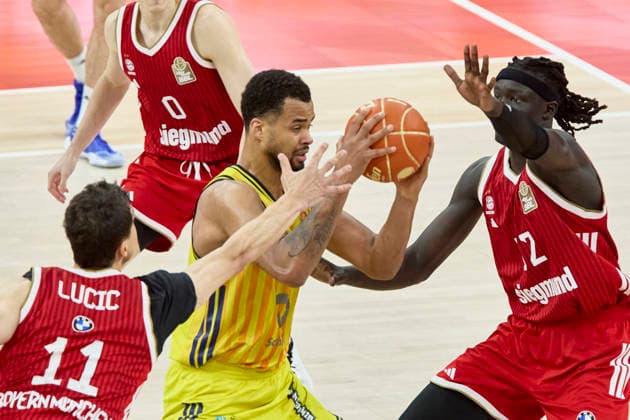 Deutsche Basketball Bundesliga (BBL), FC Bayern München Basketball vs ALBA Berlin, München FC Bayern Basketball, Berlin ALBA, 2026-06-21 in München (SAP Garden) AGBAKOKO Norris (ALBA Berlin Center (C) Nr17-BER17), LUCIC Vladimir (FC Bayern München Basketball Small Forward (SF) Nr11-FCBB11), GABRIEL Wenyen (FC Bayern München Basketball Center (C) Nr32-FCBB32) sportworld München SAP Garden Bayern Deutschland *** German Basketball Bundesliga (BBL), FC Bayern Munich Basketball vs. ALBA Berlin, Munich FC Bayern Basketball, Berlin ALBA, June 21, 2026, in Munich SAP Garden AGBAKOKO Norris, ALBA Berlin, Center (C), No. 17, BER17, Vladimir LUCIC, FC Bayern Munich Basketball, small forward (SF), No. 11 (FCBB11), Wenyen GABRIEL, FC Bayern Munich Basketball, center (C), No. 32 (FCBB32), Sportworld Munich, SAP Garden, Bayern, Germany,detected_source_language