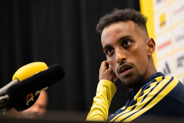 260621 Taha Ali of the Swedish men s national football team in the mixed zone after a training session during day 11 of the FIFA World Cup, WM, Weltmeisterschaft, Fussball 2026 on June 21, 2026 in Dallas. Photo: Petter Arvidson BILDBYRAN kod PA PA1248 fotboll football soccer fotball vm fotbolls-vm fotball-vm fotbolls-vm 2026 fifa world cup 2026 mixed zone sverige sweden sverige a day 11 bbeng *** June 21, 2026  Copyright: PETTERxARVIDSON BB260621PA089