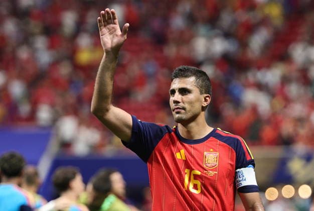 FIFA World Cup, WM, Weltmeisterschaft, Fussball 2026 - Group H - Spain vs Saudi Arabia Rodri of Spain waves to supporters after winning the FIFA World Cup 2026 group stage match Spain against Saudi Arabia, in Atlanta, USA, 21 June 2026. ATLANTA United States  Copyright: xRONALDxWITTEKx