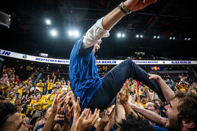 Basketball München 21.06.2026 Saison 2025 2026 EasyCredit BBL 1. Bundesliga Playoffs Finale Spiel 5 Männer, Herren FC Bayern München - Alba Berlin Alba Berlin gewinnt die Deutsche Meisterschaft 2026 Pedro Calles (Alba Berlin, Trainer) *** Basketball Munich June 21, 2026 2025–2026 Season EasyCredit BBL 1 Bundesliga Playoffs Finals Game 5 Mens Division, FC Bayern Munich vs. Alba Berlin Alba Berlin Wins the 2026 German Championship Pedro Calles, Alba Berlin Coach,detected_source_language