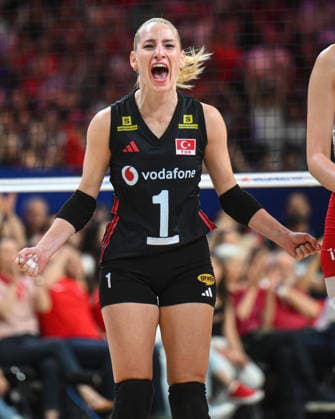 Turkiye v China - 2026 FIVB Volleyball Nations League ANKARA, TURKIYE - JUNE 21: Gizem Orge (1) of Turkiye celebrates after a point during the 2026 FIVB Volleyball Nations League (VNL) Week 2 match between Turkiye and China at the Ankara Sports Hall in Ankara, Turkiye on June 21, 2026. Akin Celiktas Anadolu Ankara Turkey. Editorial use only. Please get in touch for any other usage.  Copyright: x2026xAnadoluxAkinxCeliktasx