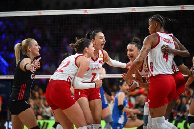 Turkiye v China - 2026 FIVB Volleyball Nations League ANKARA, TURKIYE - JUNE 21: Players of Turkiye celebrate after a point during the 2026 FIVB Volleyball Nations League (VNL) Week 2 match between Turkiye and China at the Ankara Sports Hall in Ankara, Turkiye on June 21, 2026. Akin Celiktas Anadolu Ankara Turkey. Editorial use only. Please get in touch for any other usage.  Copyright: x2026xAnadoluxAkinxCeliktasx
