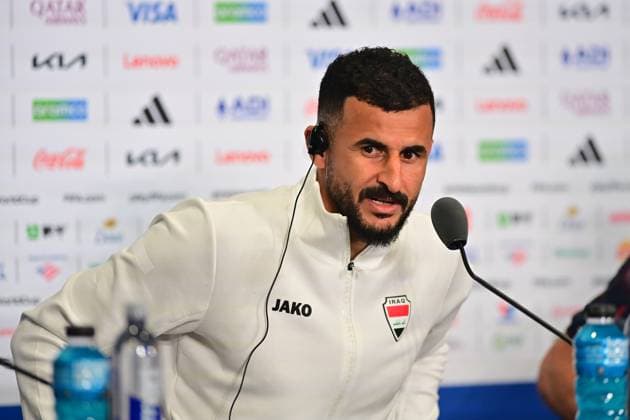 Philadelphia Stadium PHILADELPHIA (PA), 06 21 2026 - SPORTS WORLD CUP - FOOTBALL-IRAQ - Player Aymen Hussein, accompanied by coach Graham Arnold, during a press conference, PK, Pressekonferenz held in the Conference Room of Philadelphia Stadium, in Philadelphia, on the afternoon of Sunday, June 21. The team is preparing to face France in the second round of Group I of the 2026 FIFA World Cup, WM, Weltmeisterschaft, Fussball (Photo: Eduardo Carmim Photo Premium SPP) 30930 (Eduardo Carmim SPP)  Copyright: xEduardoxCarmimx xSPPx spp-en-EdCa-eduardo_carmim_photo_premium_491359