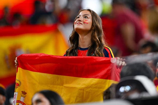 ATLANTA, GA - JUNE 21: A Spain fan with a flag during the FIFA World Cup, WM, Weltmeisterschaft, Fussball 2026 Group H match between Spain and Saudi Arabia on June 21st, 2026 at Atlanta Stadium in Atlanta, GA. (Photo by Rich von Biberstein Icon Sportswire) SOCCER: JUN 21 FIFA World Cup 26 Group H - Spain vs Saudi Arabia EDITORIAL USE ONLY Icon260621048