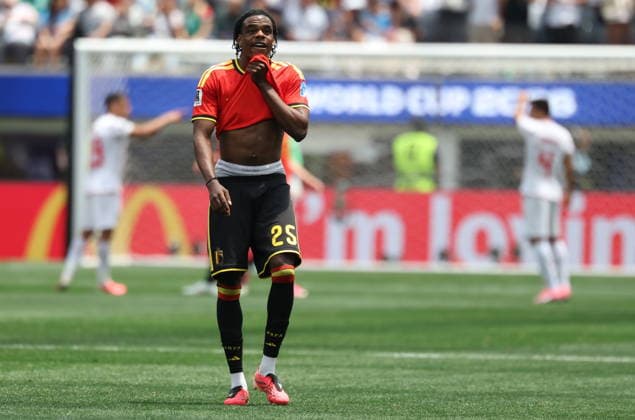 FIFA World Cup, WM, Weltmeisterschaft, Fussball 2026 - Group G - Belgium vs Iran Ngoy of Belgium leaves the pitch after being sent off with a red card during the FIFA World Cup 2026 group stage match Belgium against Iran, in Los Angeles, USA, 21 June 2026. LOS ANGELES United States  Copyright: xCHRISTOPHERxTORRESx