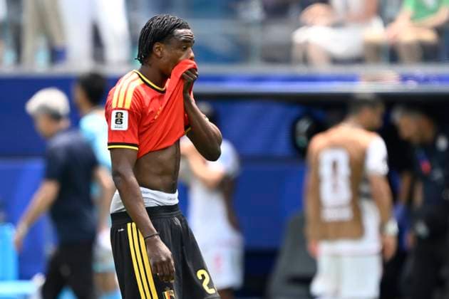 Belgium vs Iran - FIFA World Cup, WM, Weltmeisterschaft, Fussball 2026 LOS ANGELES, USA - JUNE 21 : Ngoy Nathan of Belgium leaving the field after a red card during the FIFA World Cup 2026 Group G match between Belgium and Iran at the SOFI STADIUM on June 21, 2026 in Los Angeles, USA, 21 06 2026 Los Angeles United States of America  Copyright: xNicoxVereeckenx