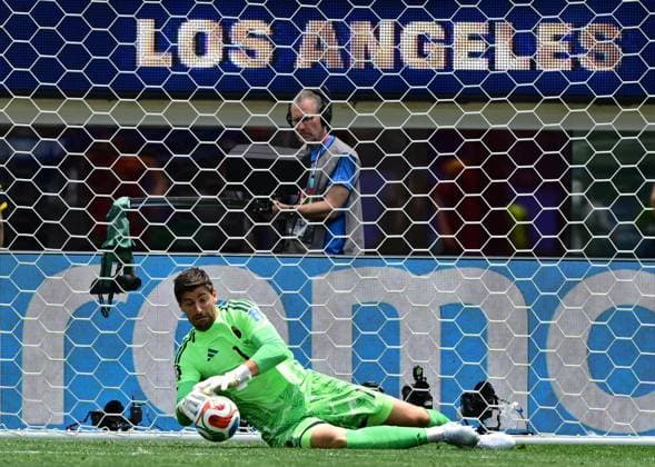 Belgium s goalkeeper Thibaut Courtois pictured in action during a soccer game between Belgian national team, Nationalteam Red Devils and Iran, on Sunday 21 June 2026, at the SoFi stadium in Los Angeles, the second game in the group stage of the FIFA World Cup, WM, Weltmeisterschaft, Fussball 2026 in the United States of America. The Diables Rouges - Rode Duivels were drawn into Group G. DIRKxWAEM  x178660749x