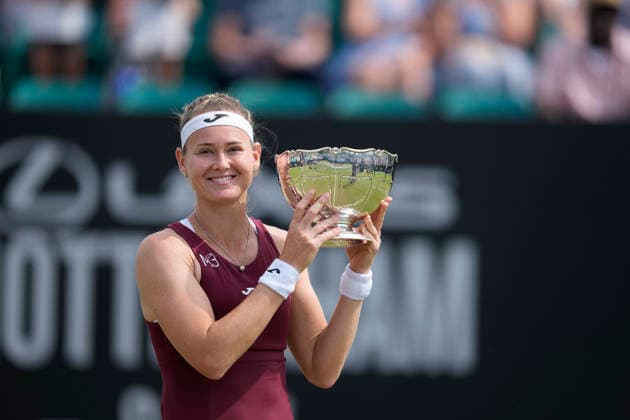 Lexus Nottingham Open - Day Seven Marie Bouzkova celebrates after winning the singles final title at the 2026 Lexus Nottingham Open Women s tennis tournament at the Nottingham Tennis Centre in Nottingham, England, on June 21, 2026. Nottingham Great Britain United Kingdom  Copyright: xOwenxHammondx originalFilename:hammond-2026lexu260621_npbx9.jpg