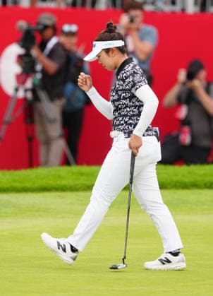 BELMONT, MI - JUNE 21: LPGA, Golf Damen golfer Miyu Yamashita reacts to making the winning putt in a sudden death playoff on June 21, 2026, during the final round of the LPGA Meijer LPGA Classic for Simply Give at Blythefield Country Club in Belmont, Michigan. (Photo by Brian Spurlock Icon Sportswire) GOLF: JUN 21 LPGA Meijer LPGA Classic for Simply Give EDITORIAL USE ONLY Icon26062168