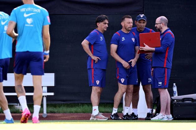 Alexandria, USA, 210626. Croatian national football team training at the training center of the World Cup base camp, located at the Episcopal Gymnasium. In the photo: Zlatko Dalic, Ivica Olic, Drazen Ladic. Photo: Boris Kovacev CROPIX Copyright: xxBorisxKovacevx trening_hrvatska10-210626