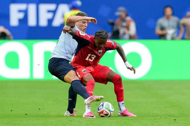Agustin Canobbio (Uruguay) und Sidny Lopes Cabral (Cabo Verde) battle for the ball during the FIFA World Cup, WM, Weltmeisterschaft, Fussball 2026 Group H match between Uruguay and Cabo Verde at Miami Stadium on June 21, 2026 in Miami, United States. (Photo by Alex Gottschalk DeFodi Images) - *** Agustin Canobbio of Uruguay and Sidny Lopes Cabral of Cape Verde battle for the ball during the 2026 FIFA World Cup Group H match between Uruguay and Cape Verde at Miami Stadium on June 21, 2026, in Miami, United States. Photo by Alex Gottschalk, DeFodi Images,detected_source_language