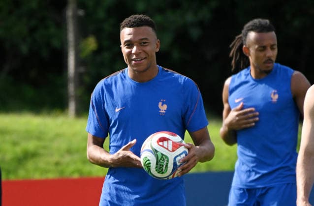 2026 World Cup - French national team, Nationalteam Training Session in Philadelphia Kylian Mbappe of France during a training session of the French national team, at Philadelphia university on June 21, 2026 in Philadelphia, Pennsylvania. Photo by Olivier Douliery ABACAPRESS.COM Philadelphia Pennsylvania United States  Copyright: xDoulieryxOlivier ABACAx