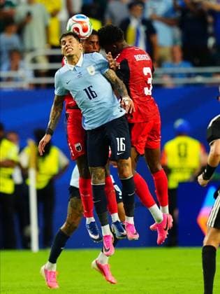 Uruguay v Cape Verde - FIFA World Cup, WM, Weltmeisterschaft, Fussball 2026 - Group H FLORIDA, USA - JUNE 21: Mathias Olivera (16) of Uruguay in action against Diney Borges (3) of Cape Verde during the 2026 FIFA World Cup First Stage Group H match between Uruguay and Cape Verde at the Hard Rock Stadium (Miami Stadium) in Miami Gardens, Florida, United States on June 21, 2026. Evrim Aydin Anadolu Florida United States. Editorial use only. Please get in touch for any other usage.  Copyright: x2026xAnadoluxEvrimxAydinx